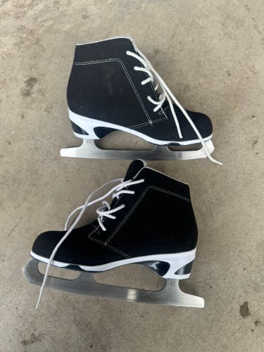 Figure Skates Adult 5 (New)