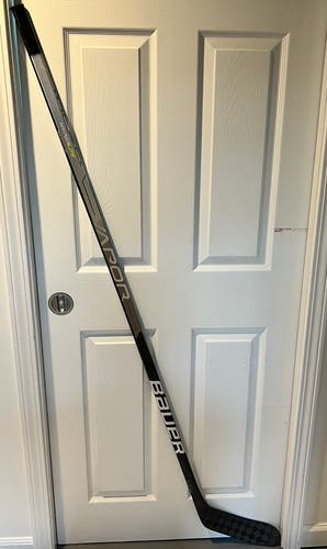 Senior Bauer Vapor Hyperlite Left Hand Hockey Stick P28M 87 Flex Pro Stock (New)