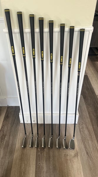 Men's 1996 Callaway Big Bertha Right Handed Iron Set Stiff Flex 8 Pieces Graphite Shaft (Used)