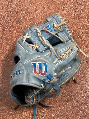 Used Wilson A2000 1786 Autism Speaks Right Hand Throw Baseball Glove 11.5"