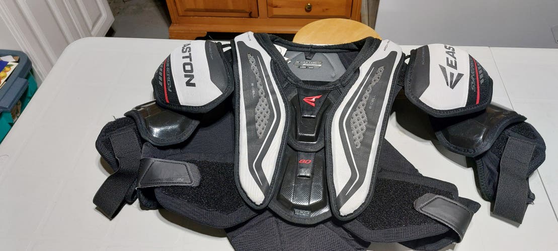 Easton Synergy 80 Shoulder Pads (M/M)