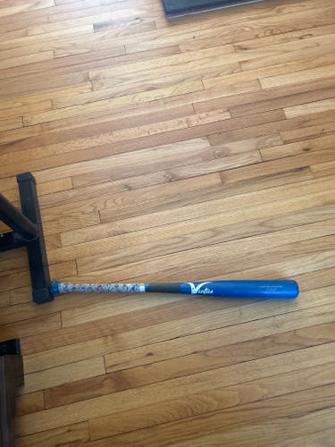 Victus MH17 Birch Bat (-3) 30 oz 33" (Used)