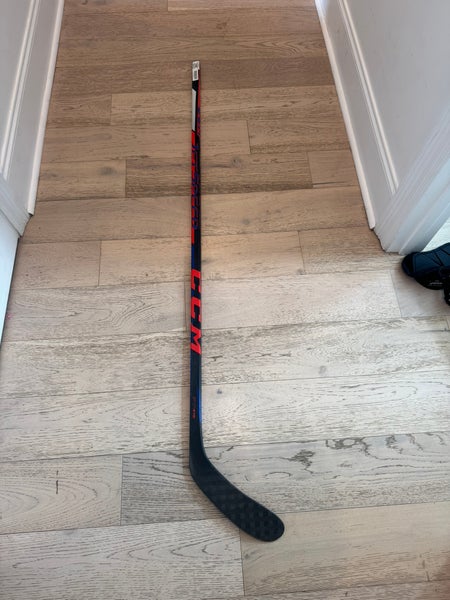 Senior CCM JetSpeed FT475 Right Handed Hockey Stick P28 85 Flex (New)