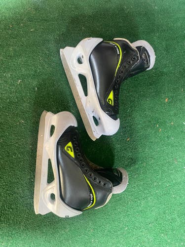 Graf Ultra G7500 Hockey Goalie Skates Regular Width 9 (Used)