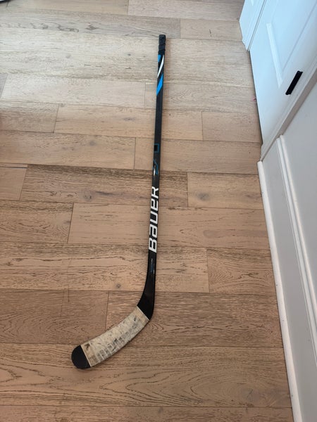 Senior Bauer Vapor Volt Pro Right Handed Hockey Stick P92 77 Flex (Used)