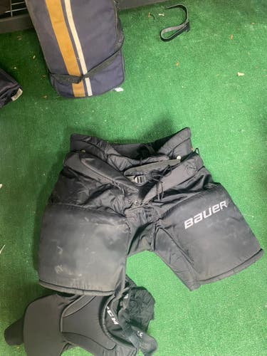 Senior Large Bauer Elite Hockey Goalie Pants (Used)