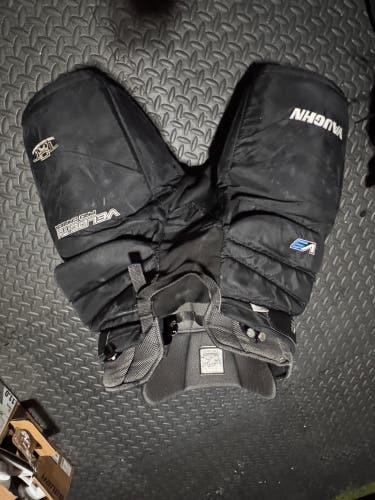 Senior Medium Vaughn Velocity V9 Hockey Goalie Pants (Used)