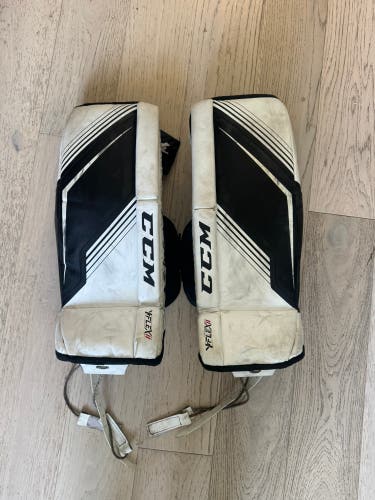 24" CCM YTFlex 2 Goalie Leg Pads (Used)