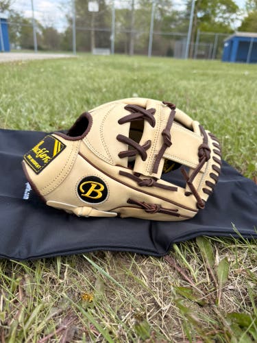 Buckler Matrix RHT Infield Baseball Glove 11.5" (New)