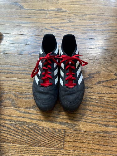 Men's size 5 Adidas soccer Cleats (Used)