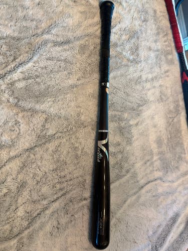 Victus Pro Reserve JC24 Maple Bat (-3) 30 oz 33" (Used)