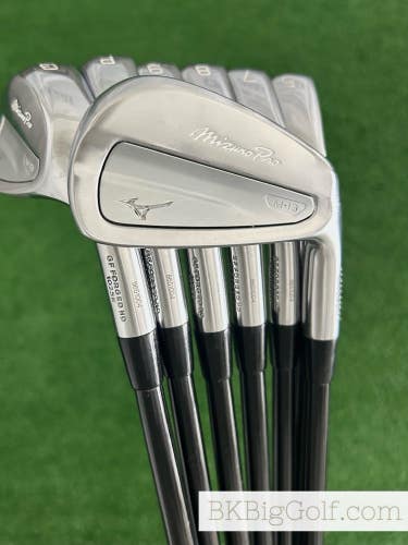 Mizuno M-13 Forged Iron Set 5-G / MMT 105 TX Extra Stiff Graphite +1/2