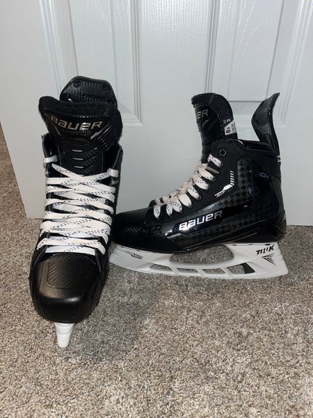 Black 2024 Bauer Supreme Mach Hockey Skates Regular Width 8.5 (Used)