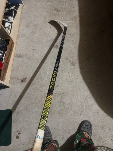 Intermediate CCM Tacks AS-VI Pro Right Handed Hockey Stick P29 55 Flex (Used)