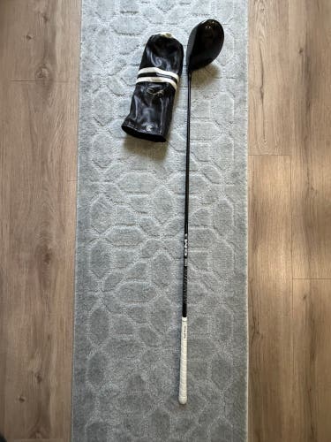 Men's 2014 Cleveland 588 Custom Right Handed Driver Extra Stiff Flex Graphite Shaft (Used)