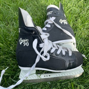 CCM Champion 90 Hockey Skates Size 2 (Used)