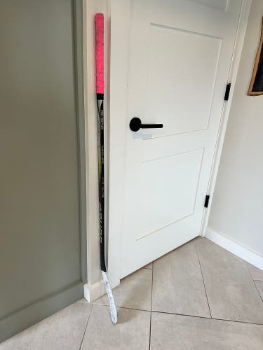 Youth Bauer Vapor Hyperlite 2 Hockey Stick Left Handed P92 20 Flex (Used)