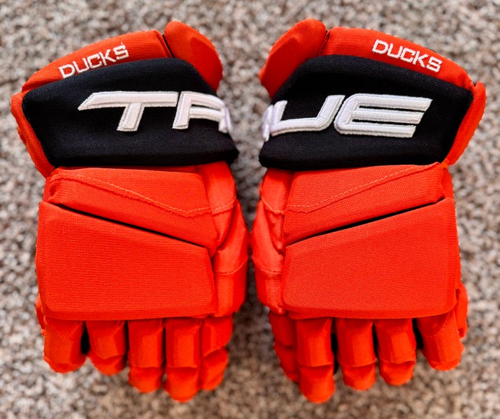 13.5" True Catalyst 9x Pro Gloves - Anaheim Ducks Team Pro Stock (New)