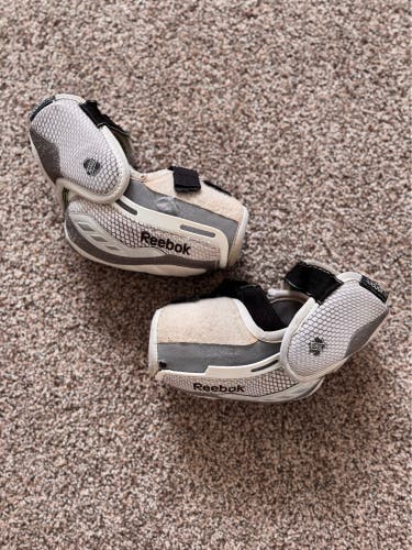 Senior Medium Pro Stock Reebok 20K Pro Elbow Pads (Used)