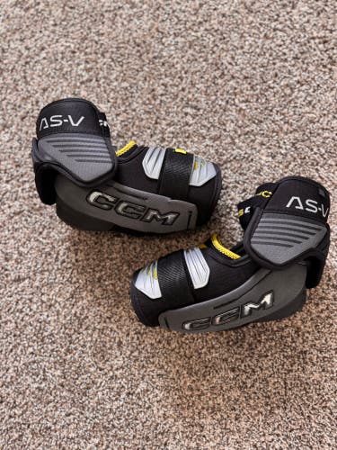 Senior Large CCM Tacks AS-V Elbow Pads (Used)