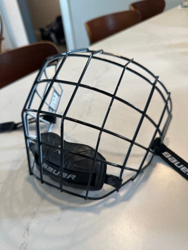 Used Bauer-II Hockey Cage-Oreo-Large