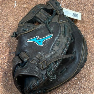 Used Mizuno Supreme Right Hand Throw Catcher's Softball Glove 32"
