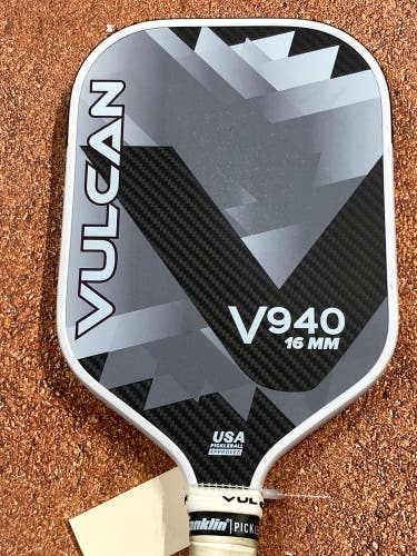 Used Vulcan V940 16mm Pickleball Paddle