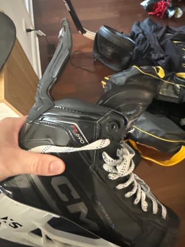 2023 CCM JetSpeed FT690 Hockey Skates Regular Width 10.5 (Used)