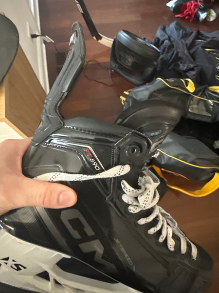 2023 CCM JetSpeed FT690 Hockey Skates Regular Width 10.5 (Used)