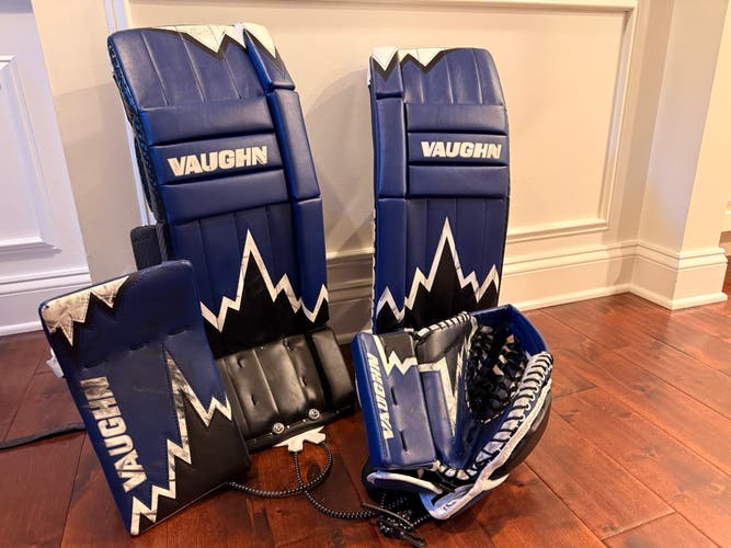 26" +2 Vaughn Velocity V10 Regular Goalie Full Set (Used)