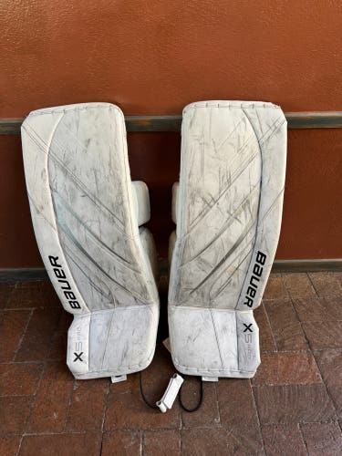Medium Bauer Vapor X5 Pro Goalie Leg Pads (Used)