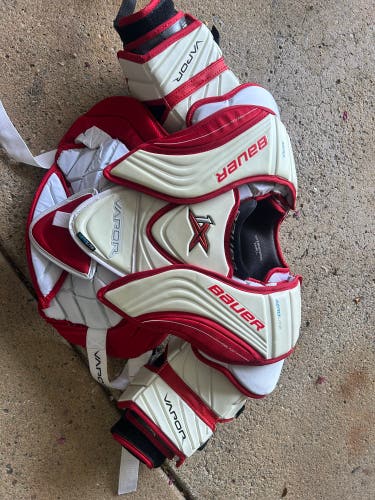 Small Bauer Vapor 1X Goalie Chest Protector (Used)