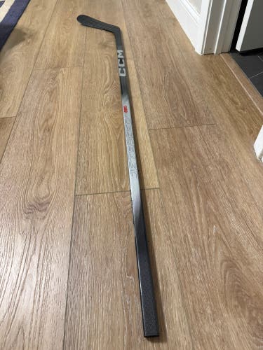 Intermediate CCM JetSpeed Left Hand Hockey Stick P29 65 Flex (New)