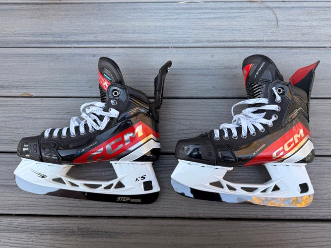 Black 2023 CCM JetSpeed FT6 Pro Hockey Skates Regular Width 9 (Used)