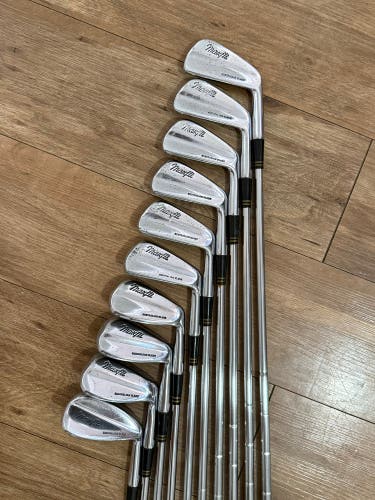 (Used) Men's Dunlop Maxfli Australian Blades, Full Iron Set (10 clubs - 2-9, PW, SW)