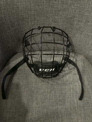 CCM FM580 Hockey Face Mask Cage, Size Senior Medium
