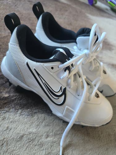 Nike force trout cleats  (New)