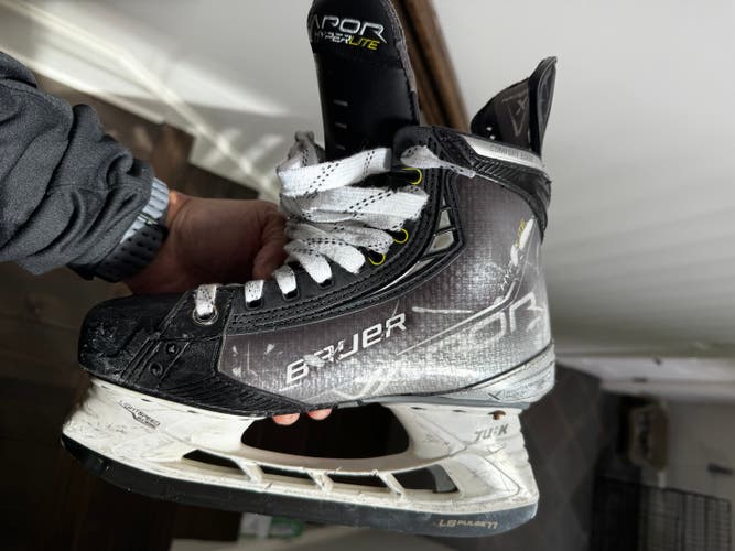 2022 Bauer Vapor Hyperlite Hockey Skates Pro Stock Size 5 Fit 1 (Used)