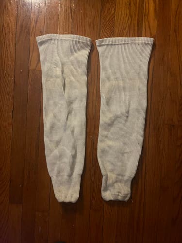 White Senior Medium Knit Socks (Used)