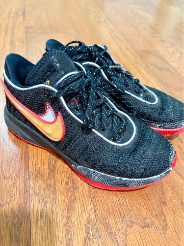Kid's 7Y (Big Kids / Youth) Nike Shoes (Used)