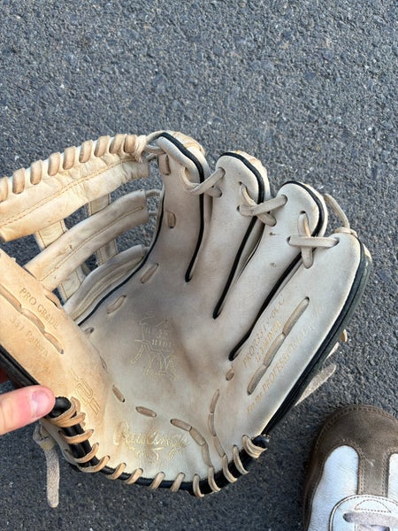 2023 Rawlings Heart of the Hide RH Outfield Baseball Glove 12.75" (Used)