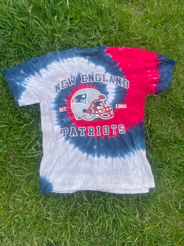 New England Patriots Medium Adult Unisex Majestic tie dye Shirt (Used)