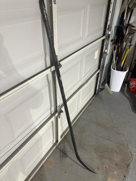 Senior Bauer Nexus Tracer Right Handed Custom Black 70 Flex P28