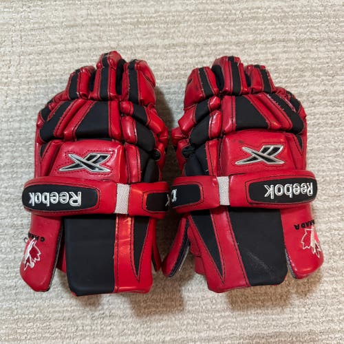 Team Canada Reebok 10K Lacrosse Gloves 13.5” (Used)