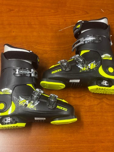 Mondo 22 & 22.5 Kid's Roces Idea Ski Boots (Used)