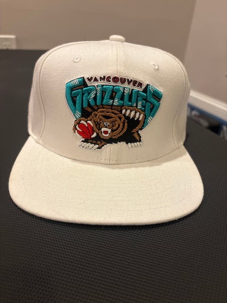 Vancouver Grizzlies Vintage Mitchell and Ness White SnapBack Hat