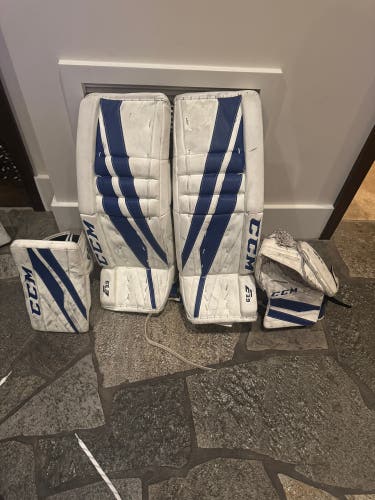 29" CCM Extreme Flex 3.9 Regular Goalie Full Set (Used)