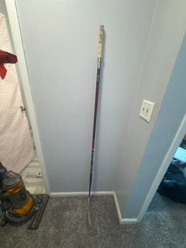 Tom Wilson Game Used Bauer Supreme 2S Pro Stick – Pro Stock 6956-D Cracked