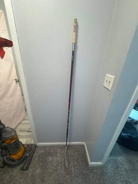 Tom Wilson Game Used Bauer Supreme 2S Pro Stick – Pro Stock 6956-D Cracked