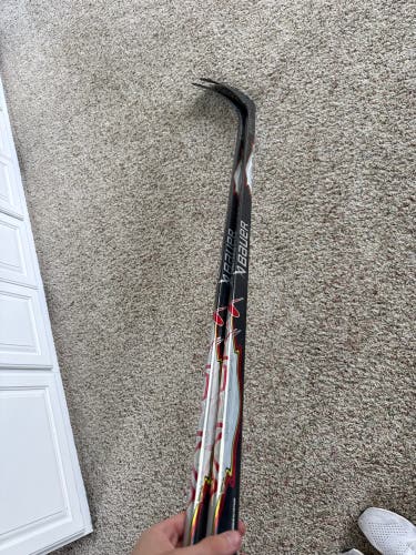 Senior Bauer Flypro Right Handed Hockey Stick P92 77 Flex (New)